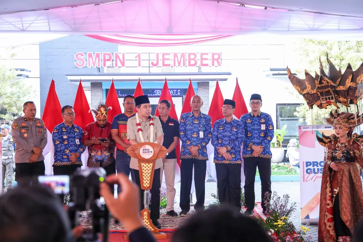 Bupati Jember Gus Fawait saat acara Pro Gus e. (M Purnomo/SketsaNusantara.id)