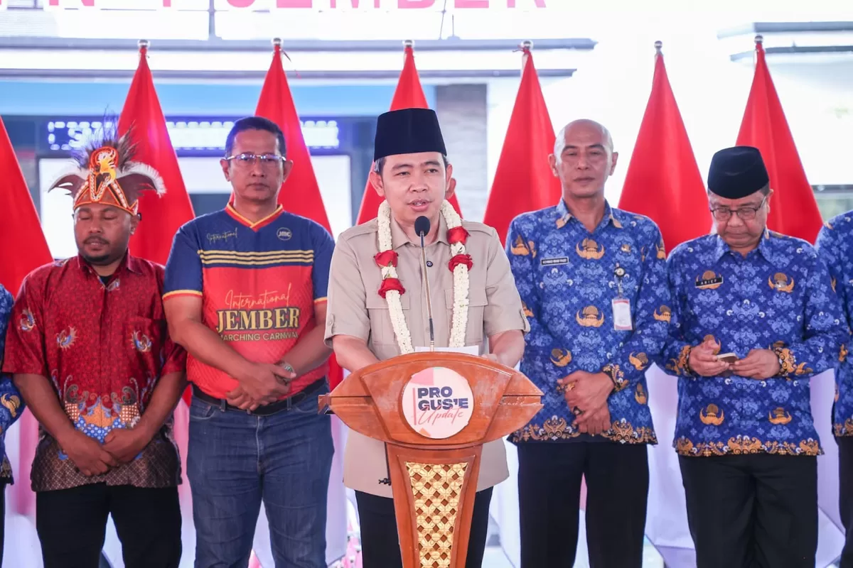 Bupati Jember Gus Fawait saat memberikan penjelasan soal Home Care. (Dok Diskominfo Jember)