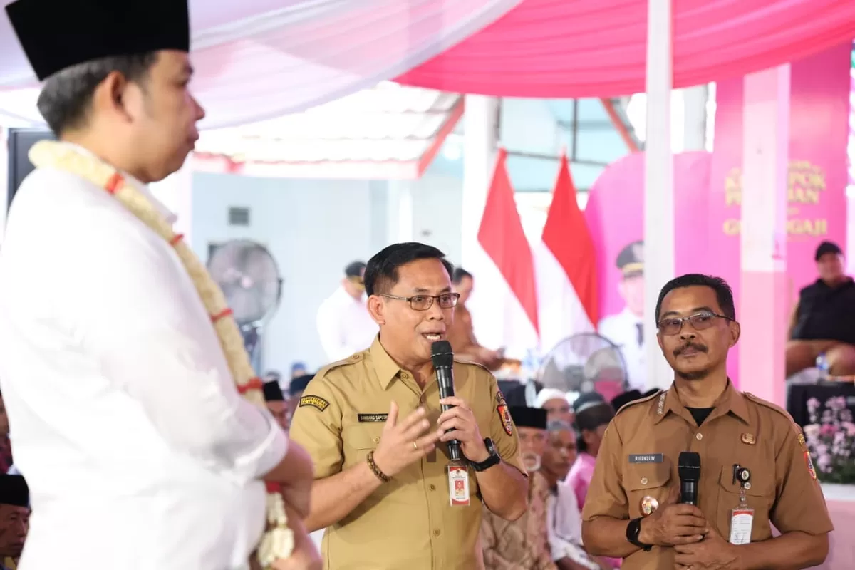 Kepala Dispendukcapil Jember Bambang Saputro saat memberikan paparan. (Dok Dispendukcapil Jember)