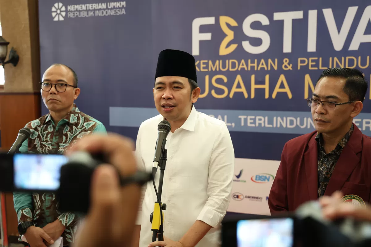 Bupati Jember Muhammad Fawait saat dikonfirmasi. (Angga Juli Setiawan/SketsaNusantara.id)