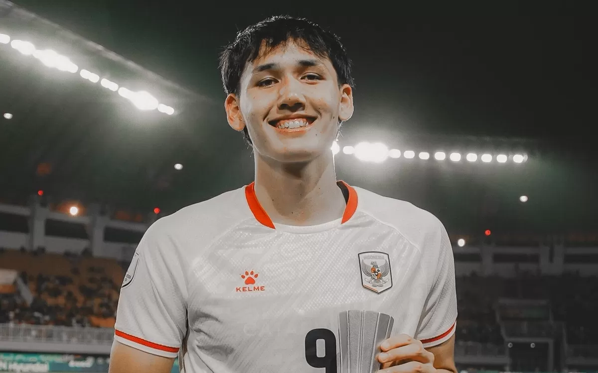 Potret Mitchell Baker, striker Timnas Indonesia berhasil cetak hattrick saat perdana merumput bersama skuad Garuda di laga awal melawan Kamboja di ajang AFF 2026 (Instagram/_mitchell.baker)