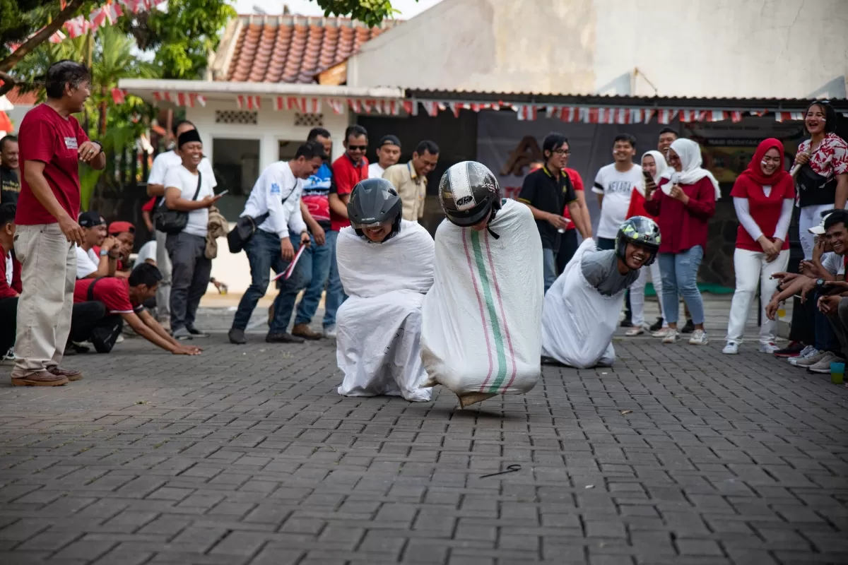 Ide hadiah lomba 17 Agustus 2026. (Pexela.com/Tri Warno &lrm;)