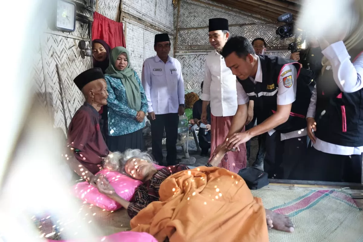 Pemeriksaan melalui program homecare. (Dok Diskominfo Jember)