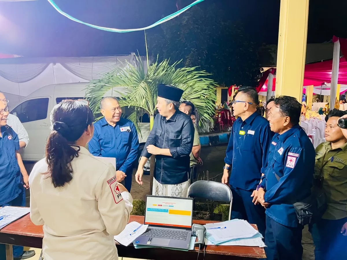 Aksi kemanusiaan donor darah yang digelar Palang Merah Indonesia (PMI) Kabupaten Jember dalam program Bunga Desaku (Bupati Ngantor di Desa dan Kelurahan) di Kecamatan Tanggul berjalan sukses.