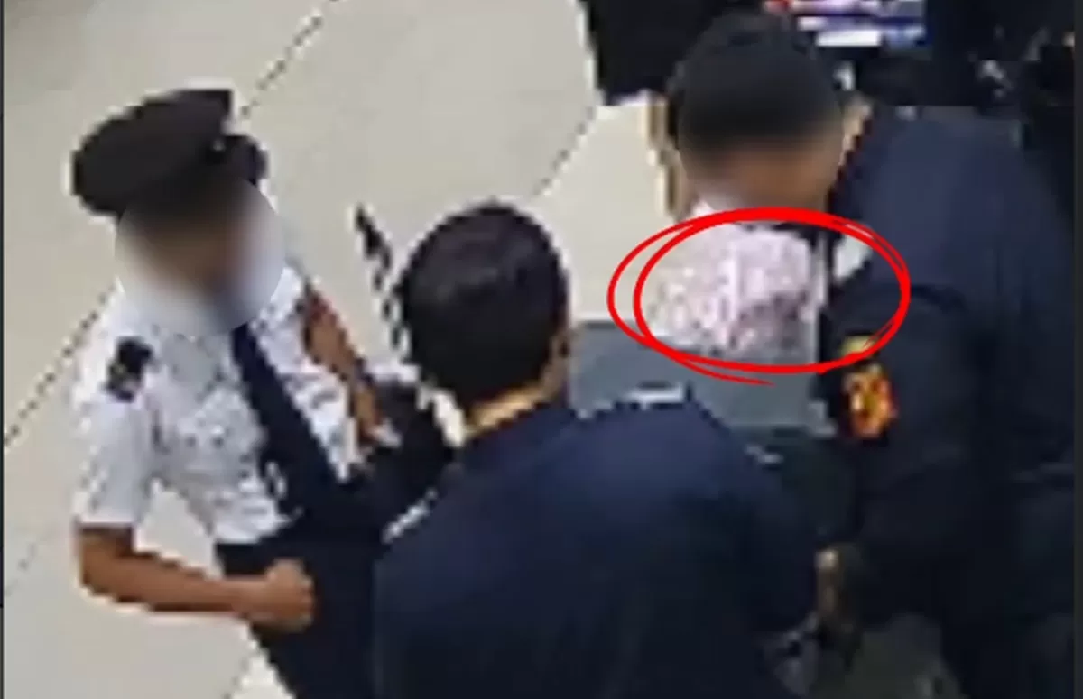 Detik-detik kopilot Malaysia Airlines berupaya menyelundupkan 26 kg narkotika dan tertangkap petugas Bea Cukai Bandara Soetta (Instagram/bcsoetta)