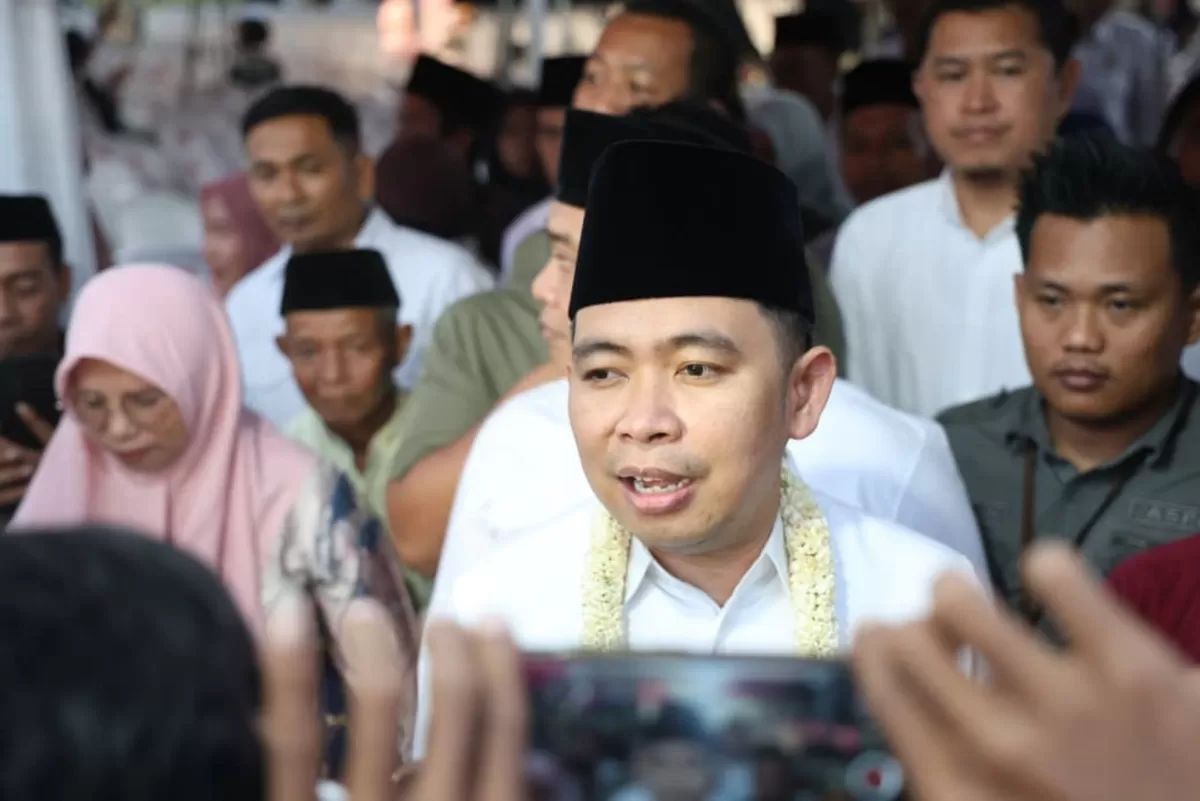 Bupati Jember Muhammad Fawait saat dikonfirmasi. (M Purnomo/SketsaNusantara.id)