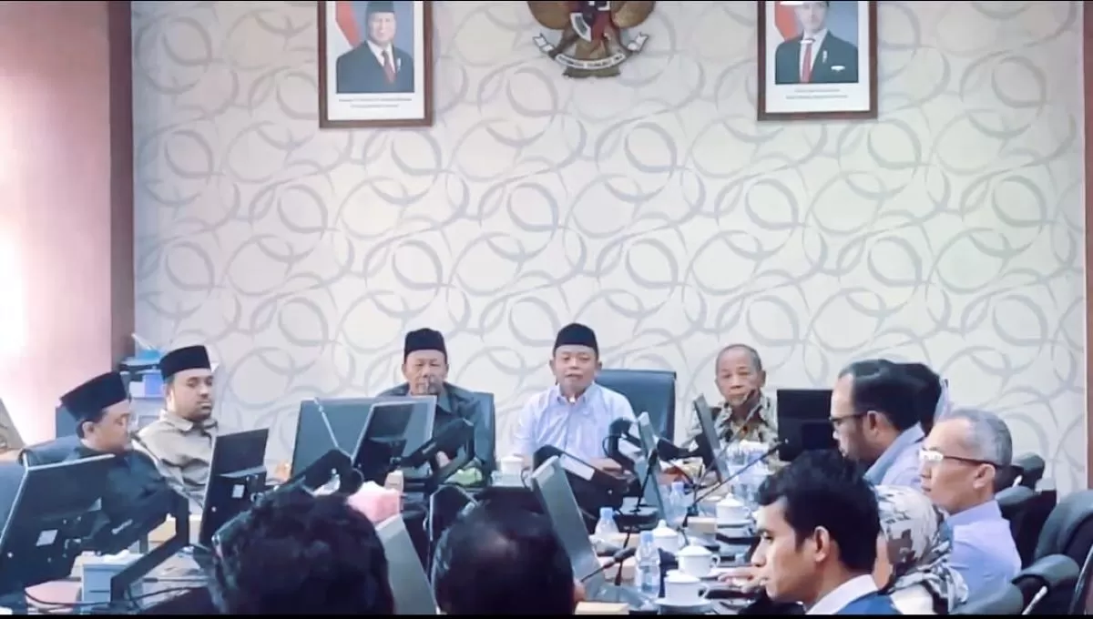RDP di Ruang Rapat Banggar DPRD Nganjuk. (Miftah Anani/SketsaNusantara.id)