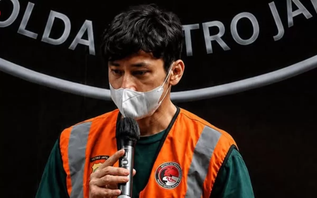 Potret aktor Revaldo Fifaldi kembali ditangkap polisi terkait kasus penyalahgunaan narkoba (Instagram/gosipkita_ig)
