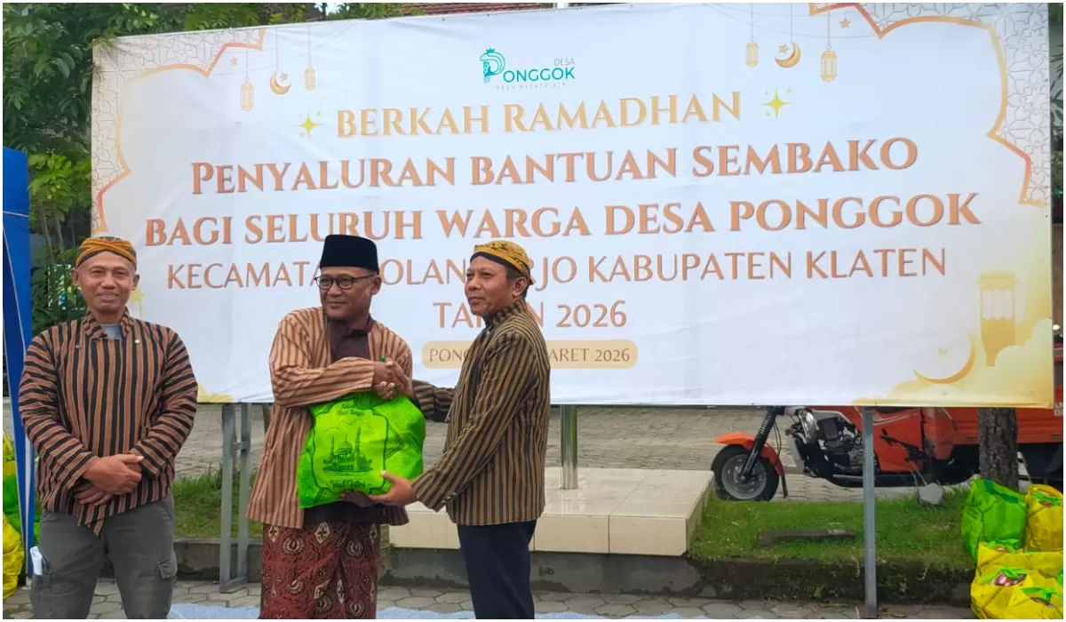 Pemerintah Desa Ponggok melalui Program Ponggok Berbagi menyalurkan ratusan paket sembako, beasiswa dan santunan kepada warga, Kamis, 5 Maret 2026. (Portaloka.id/Wulan Kurnia Putri)