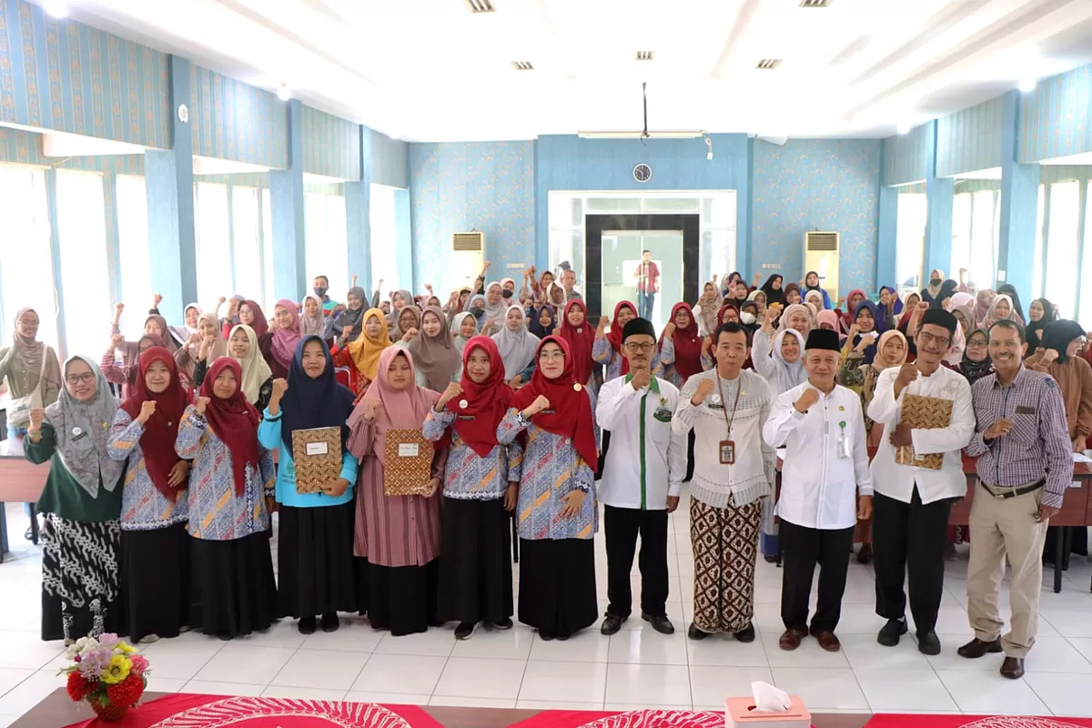 Ratusan guru PAUD Kota Pekalongan menerima THR Lebaran 2026 (Jatengprov.go.id)