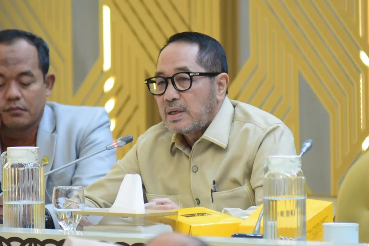 Anggota Baleg DPR RI Firman Soebagyo usul dana pensiun pejabat dialihkan untuk guru honorer dan nakes (DPR)