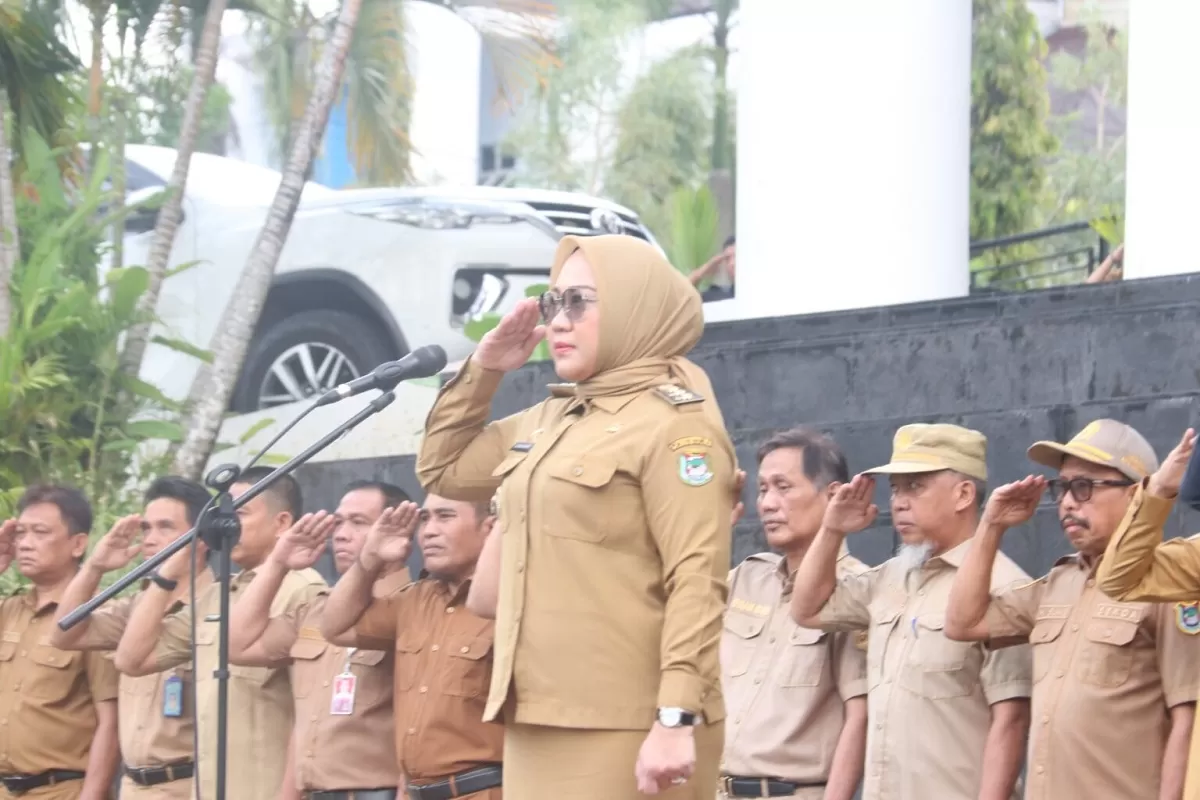 Bupati Mamuju, Sutinah Suhardi sebut kontrak PPPK tak diperpanjang imbas UU HKPD (Pemkab Mamuju)