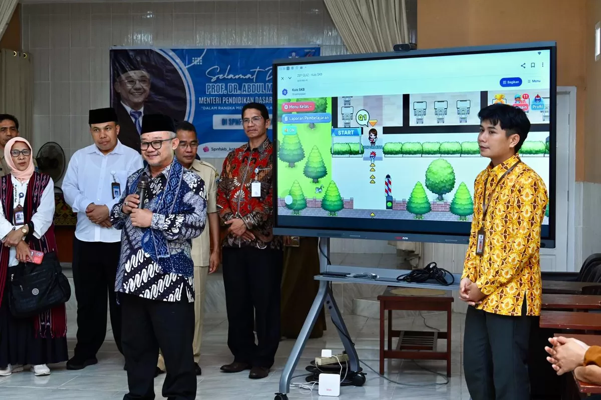 Papan tulis interaktif jadi sorotan dunia (Kemendikdasmen)