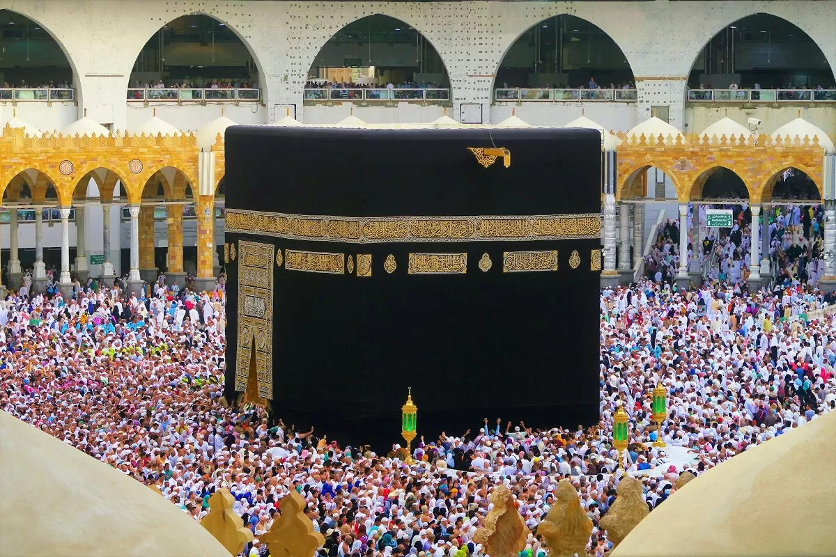Ilustrasi - Pemerintah pastikan tawaran haji tanpa antre adalah ilegal (Unsplash/ekrem osmanoglu)