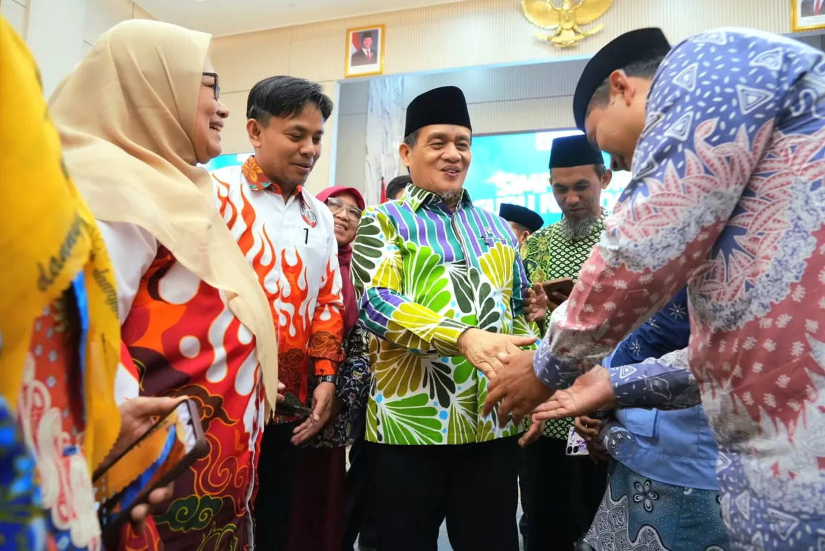 Wamenag, Romo Muhammad Syafi&rsquo;i menutup Simposium Guru Nasional 2026 (Kemenag)