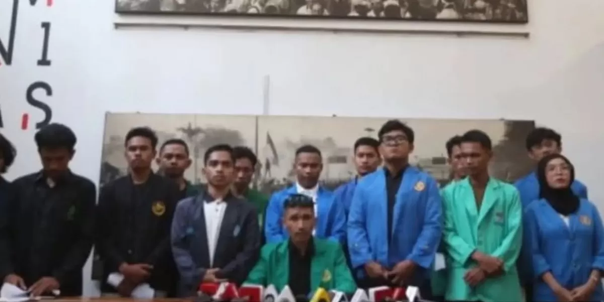 Menyoroti kontroversi terkait konferensi pers yang dilakukan aliansi mahasiswa BEM Bersatu hingga dinilai janggal di media sosial. (Instagram.com/@roadtoptn)