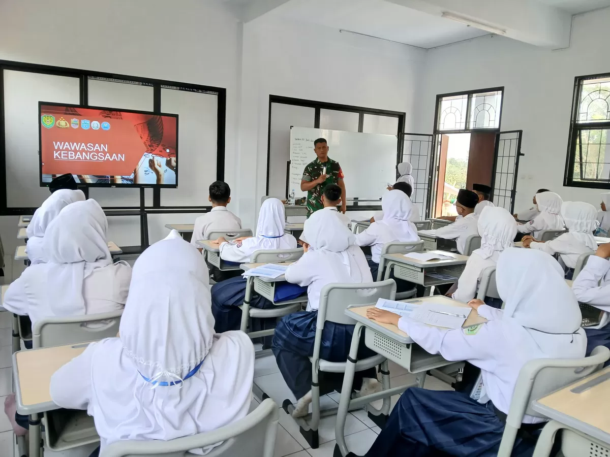 Babinsa Hegarmanah, Serka Saji sampaikan materi wawasan kebangsaan kepada peserta MATAMUDA MA Plus Azzahra (Istimewa)