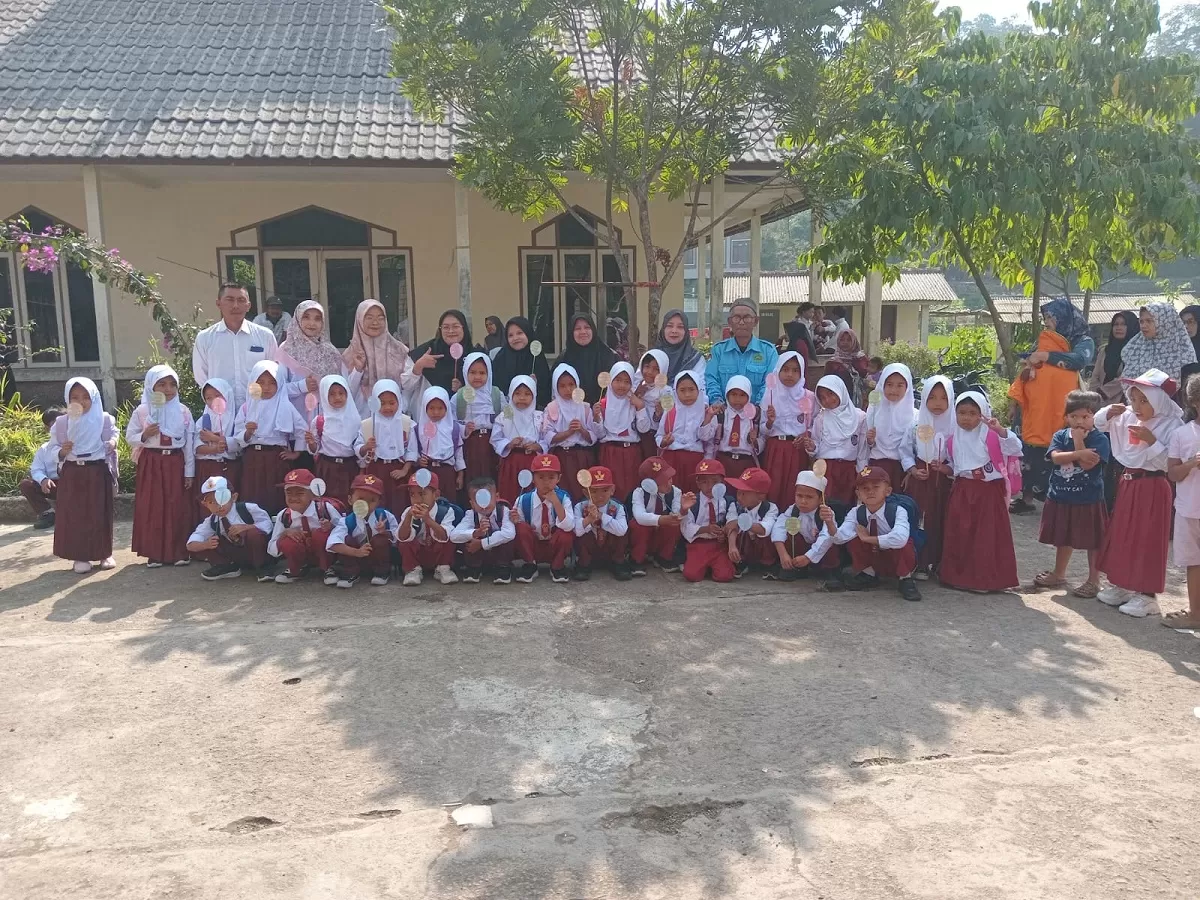 Murid baru MI Cirajasa Cianjur mengikuti kegiatan MATAMUDA (Istimewa)