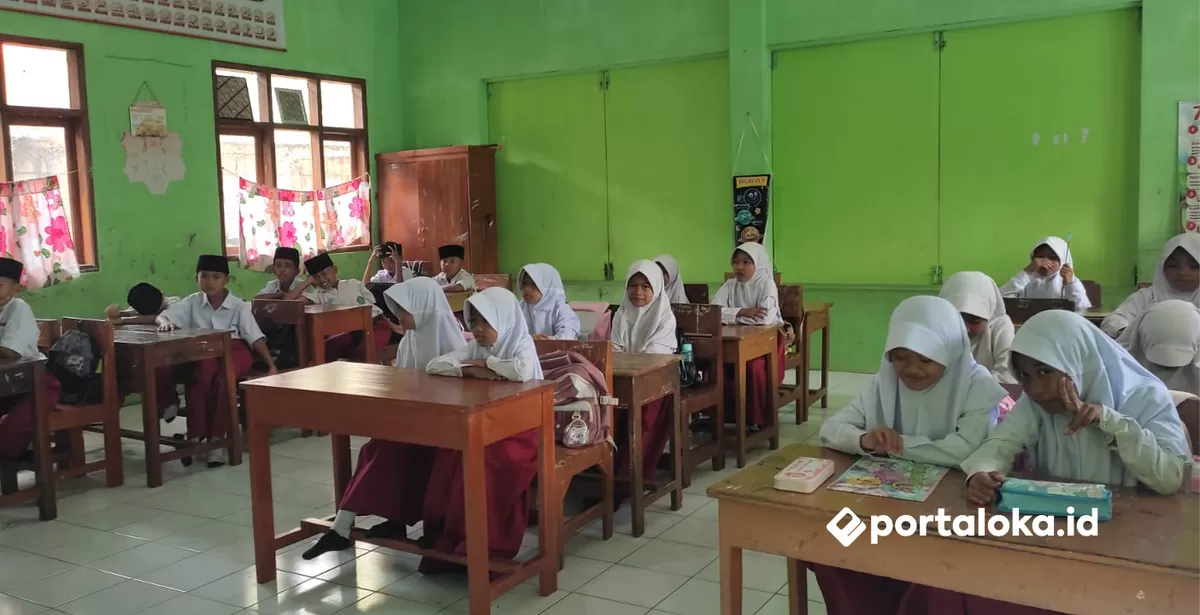 Murid baru MI Cikupa Ciamis mengikuti kegiatan MATAMUDA (Portaloka.id/Arman)