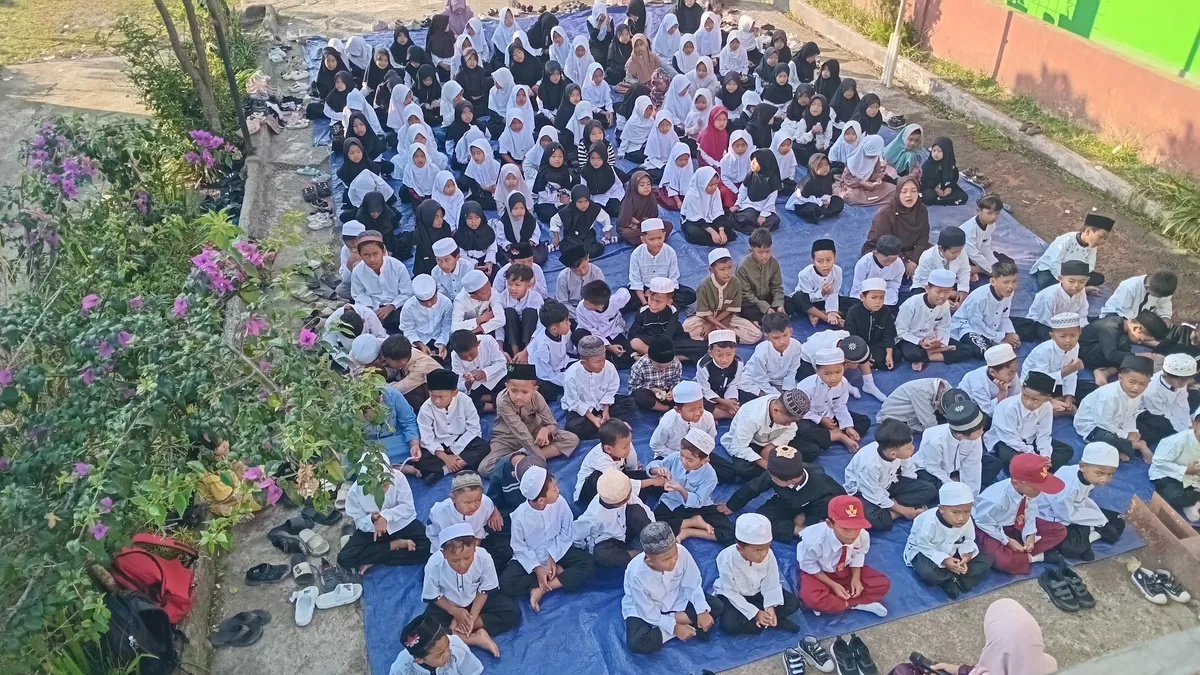 Suasana penutupan kegiatan MATAMUDA MI Cirajasa Cianjur tahun ajaran 2026/2027 (Istimewa)