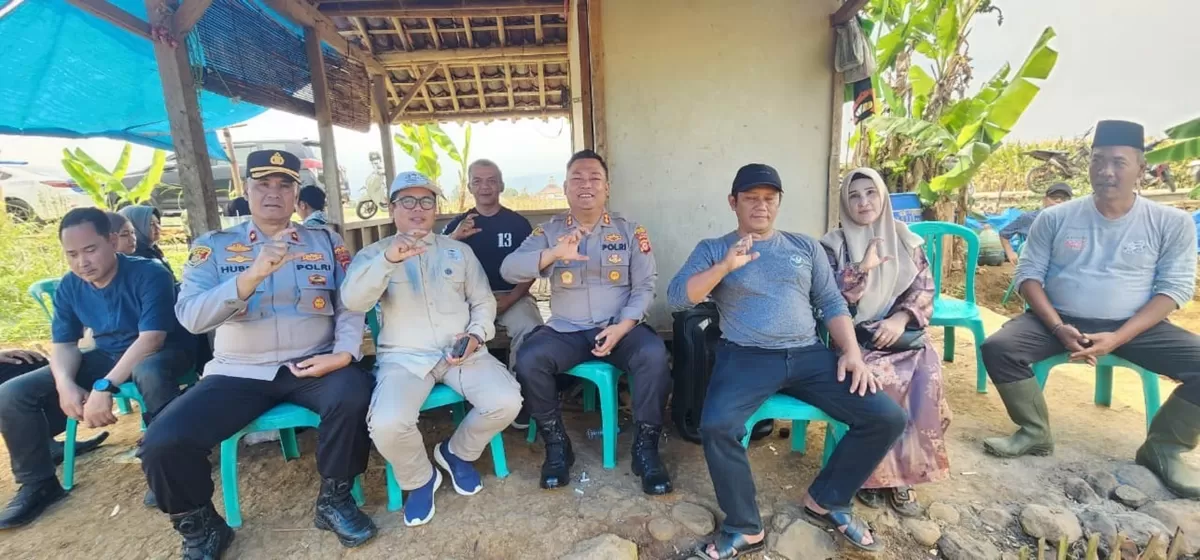 Kapolres Ciamis dan Kelompok Tani Satria Perkasa Nusantara panen perdana Permata Galuh (Dok. Istimewa)