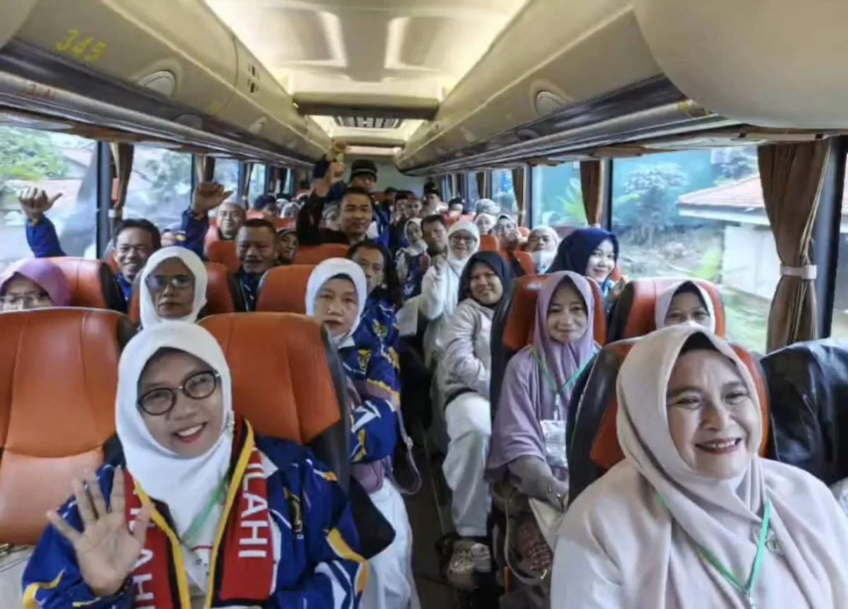 Rombongan ASN Kemenag Ciamis berangkat le Jakarta untuk mengikuti Dzikir Kebangsaan (Dok. Istimewa)