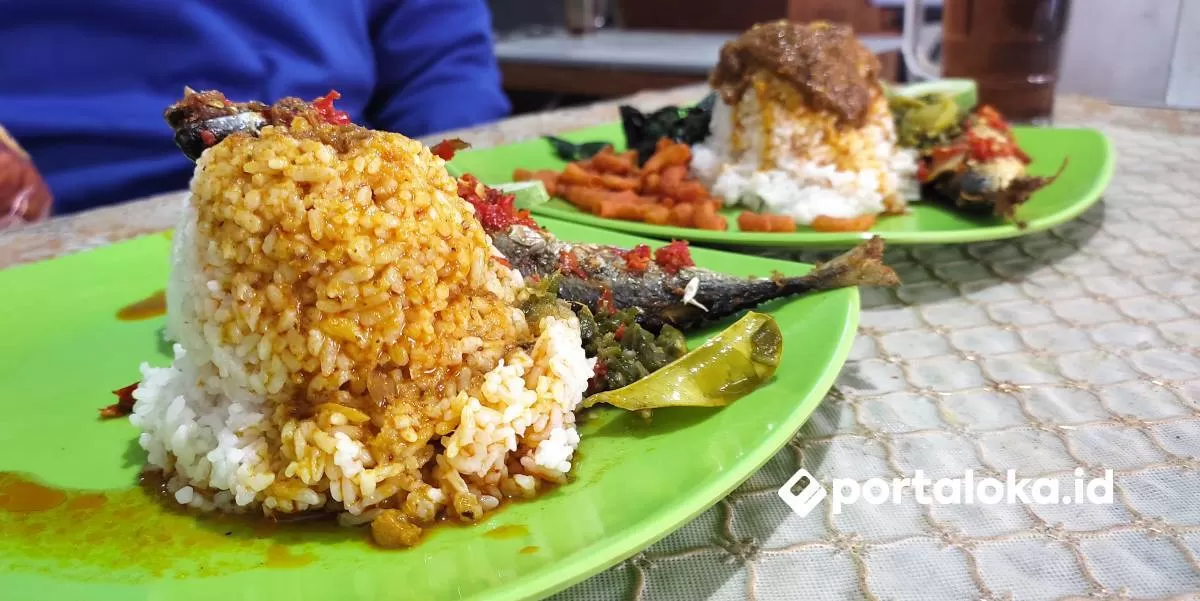 Nasi Padang khas Rumah Makan Bujang Minang Ciamis (Portaloka.id/Arman)