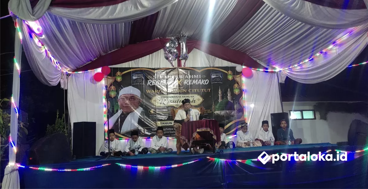 Ustad Aby Mas'ud Khoirul Ibad menyampaikan ceramah pada tablig akbar Maulid Nabi di Citutut, Ciamis (Portaloka.id/Arman)