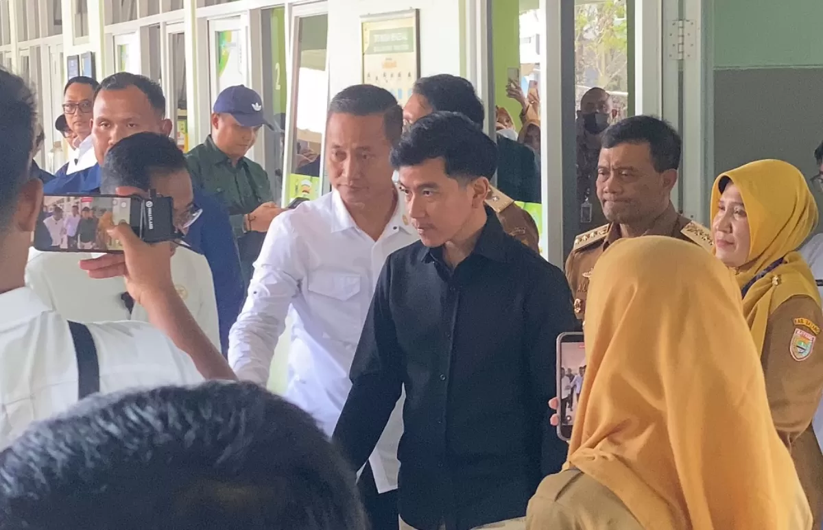 Wapres Gibran mengunjungi korban keracunan MBG (Ist)