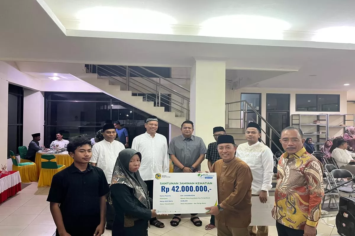 Ketua DPRD Parigi Moutong serahkan santunan JKM BPJS Ketenagakerjaan. Fokus perluas perlindungan pekerja rentan dan sektor keagamaan.