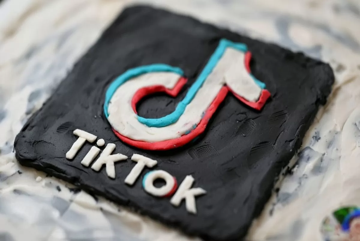 TikTok & YouTube mulai koordinasi dengan Komdigi terkait aturan blokir akun di bawah 16 tahun per 28 Maret. Siapkah platform digital Indonesia?