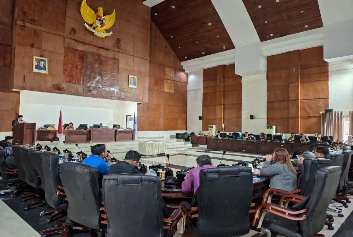 Eks Panja DPRD Parigi Moutong tegaskan rekomendasi Paripurna tak tujukan pihak tertentu. Soal 