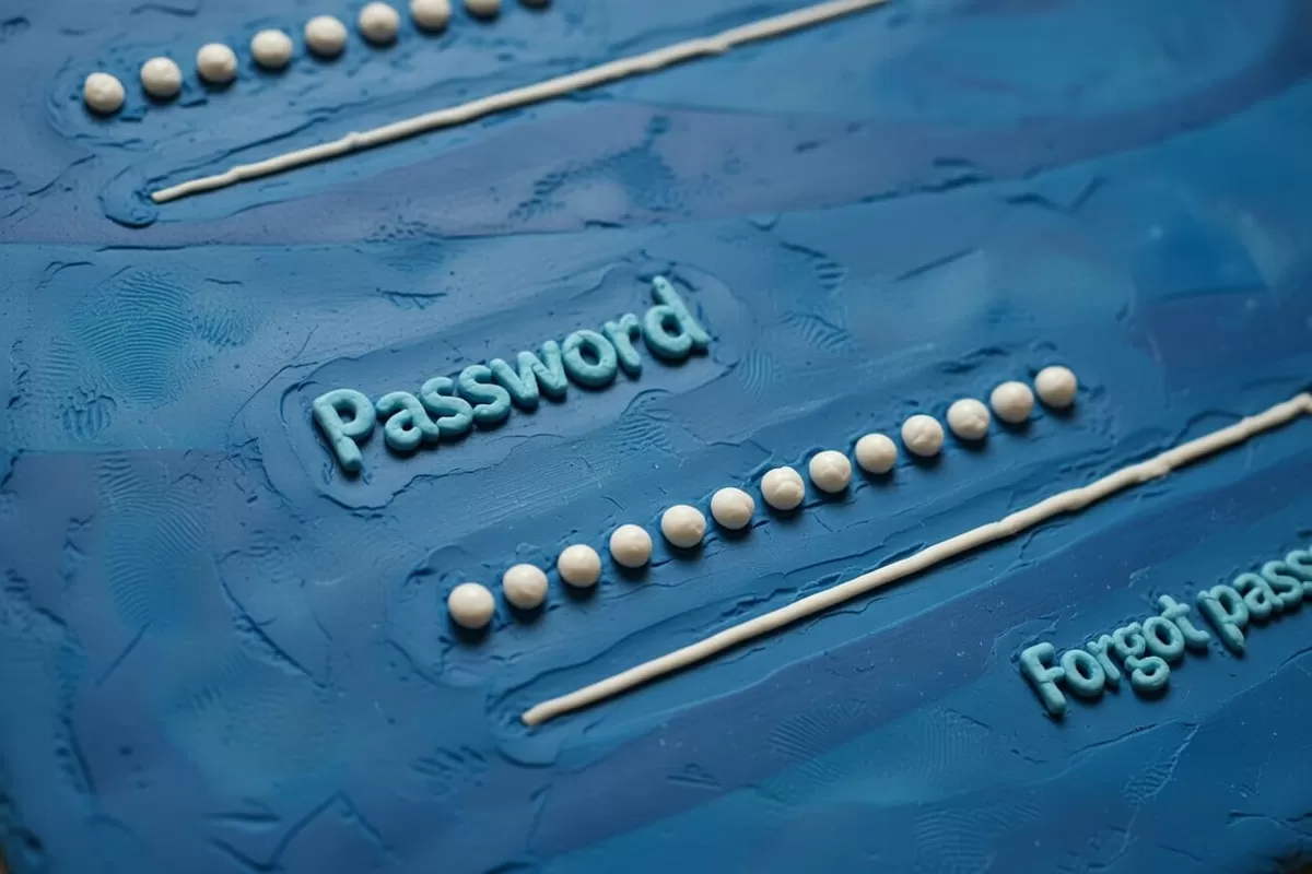 Ganti password WiFi rumah kini tak perlu ribet. Cukup pakai HP, bisa lewat browser, aplikasi provider, hingga WhatsApp. Simak 12 cara mudahnya di sini!
