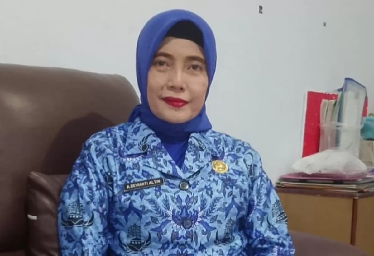 Pelayanan Adminduk di Disdukcapil Majene kembali normal. PMII Unsulbar apresiasi gerak cepat Pemda perbaiki alat kependudukan demi kenyamanan warga.