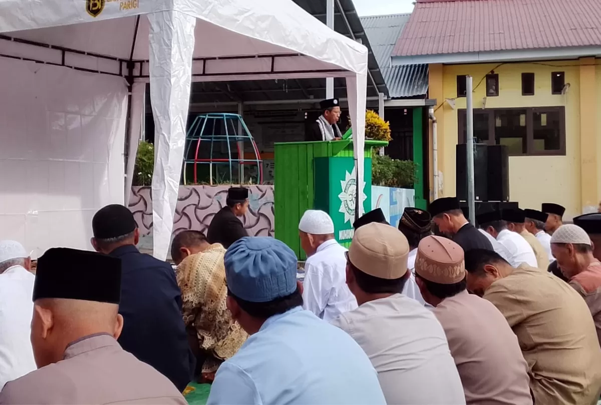 Khatib salat Idul Fitri 1447 H Muhammadiyah Parigi mengingatkan bahaya sombong dan mengajak jamaah membawa spirit Ramadan ke hari-hari setelahnya.