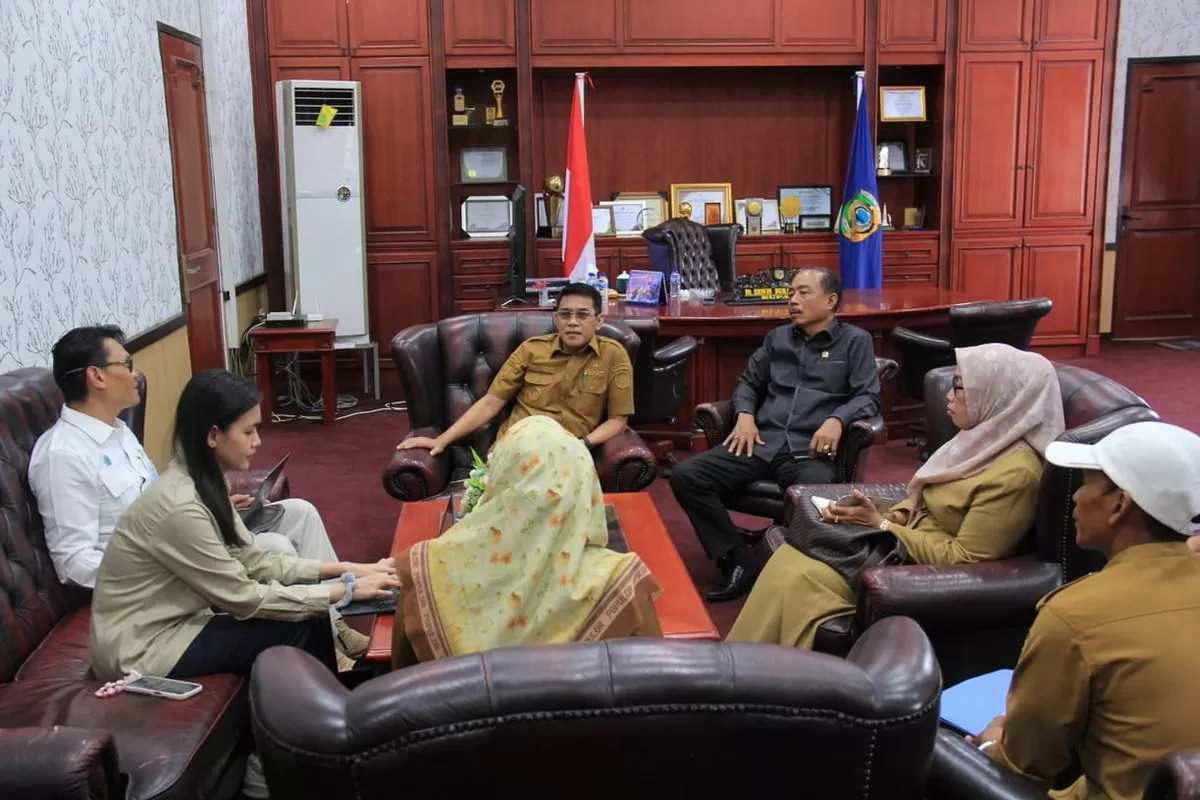 Bupati Parimo Erwin Burase dorong inovasi sampah plastik jadi BBM di Kotaraya & olah limbah kulit durian jadi produk ekonomi bersama pendampingan KLH.
