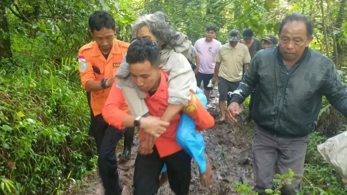 Aneta Awuy (79) ditemukan selamat setelah lima hari hilang di hutan Tomohon. Tim SAR gunakan drone thermal untuk lacak posisi korban.