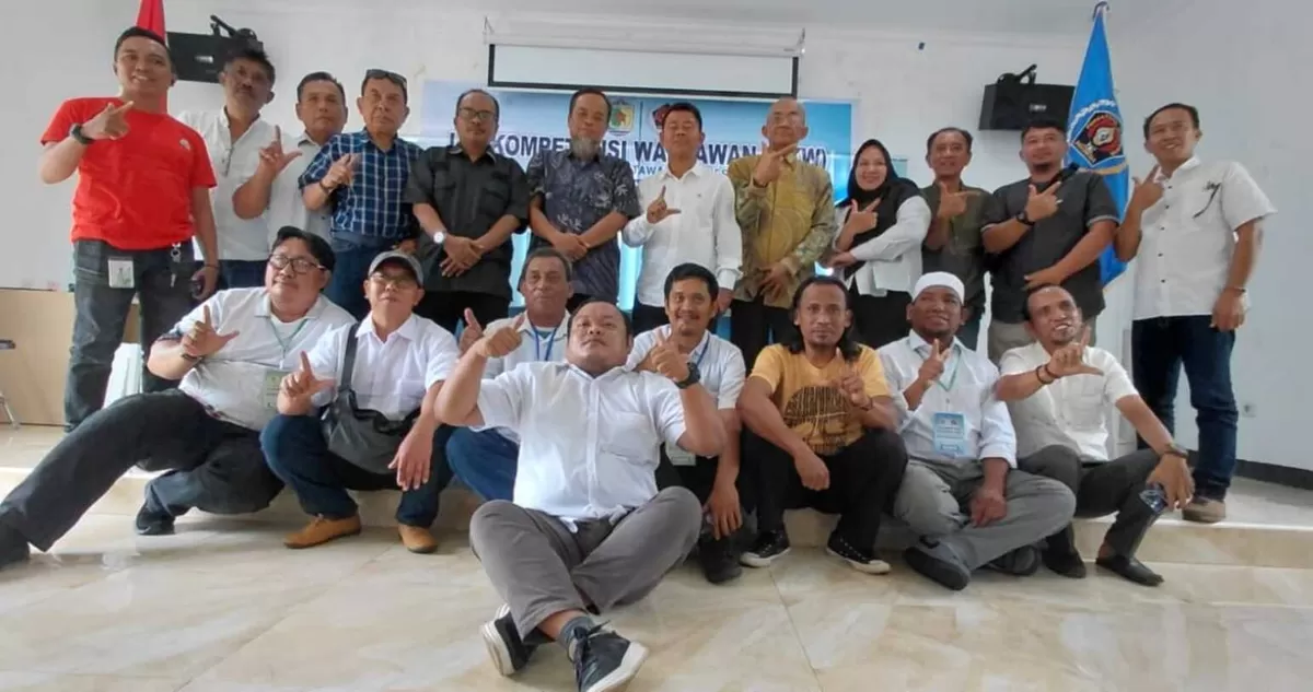 Dua belas wartawan ujian di Morowali Utara lulus UKW. Namun, kompetensi sejati bukan di atas kertas, melainkan pada etika setelah keluar ruangan.