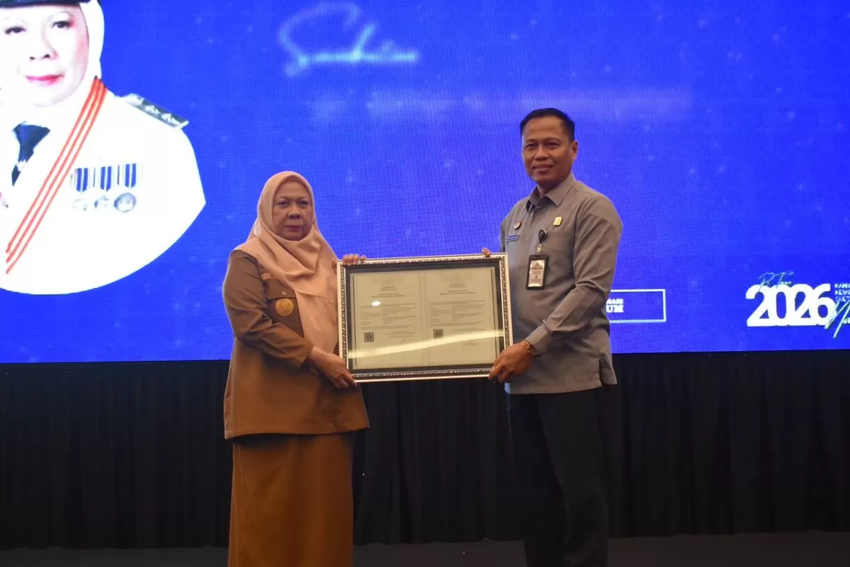 Kemenkum Sulteng serahkan sertifikat KIK untuk Lagu Pobarangkamu hingga Ritual Meaju. Langkah nyata lindungi aset budaya dari klaim sepihak.