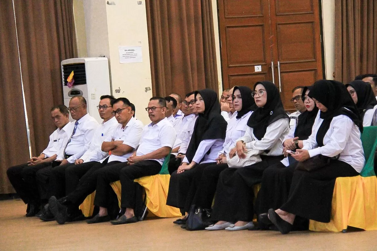 Bupati Parigi Moutong Erwin Burase buka seleksi terbuka 19 jabatan kepala dinas. Sekda jamin gratis dan minta laporkan calo.