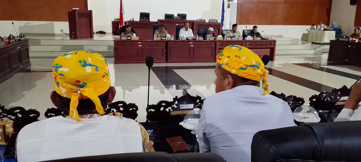 Masyarakat Sidoan Parigi Moutong terbitkan petisi adat lawan narkoba. Isinya sanksi usir bandar hingga denda lima kerbau bagi bekingan.