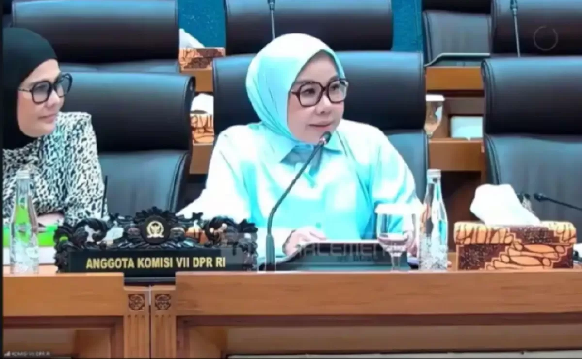 Anggota Komisi VII DPR mengusulkan dana APBN 2027 untuk membangun 1.000 bioskop desa demi memutus monopoli jam tayang film kota besar.