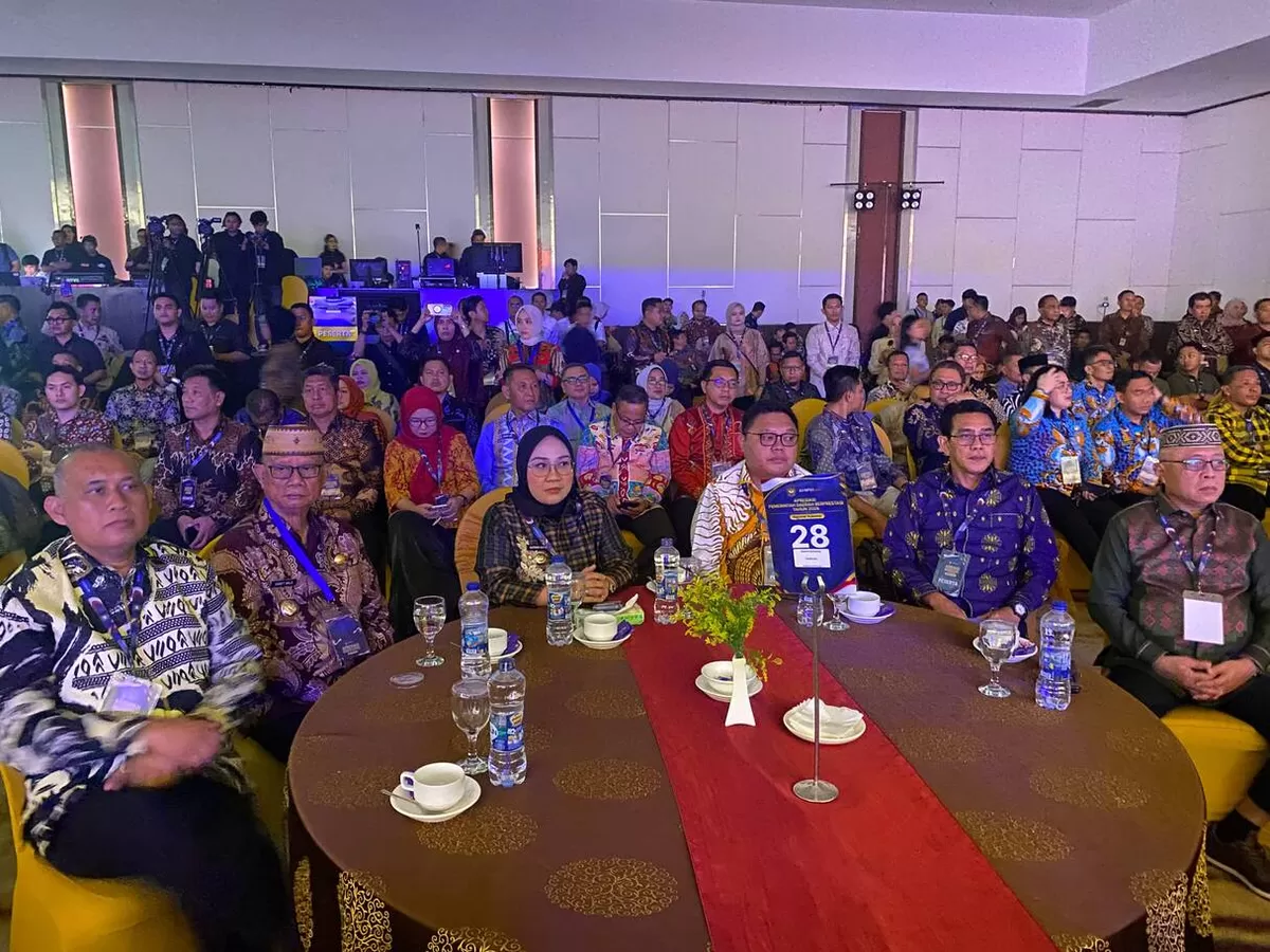 Kemendagri siapkan insentif fiskal Rp 1 triliun untuk pemda berprestasi regional Sulawesi yang sukses menekan angka pengangguran.