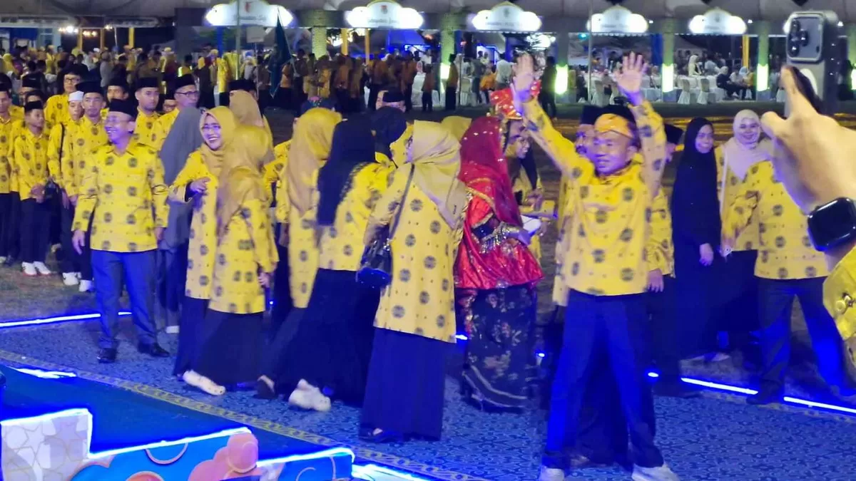 Kafilah Parigi Moutong tampil memukau dengan batik Motif Saga di MTQ Sulteng Sigi meski anggaran daerah sedang efisiensi.