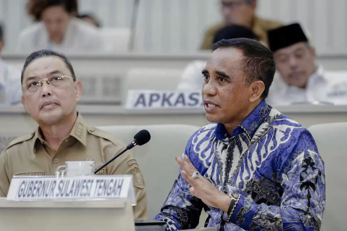 Gubernur Anwar Hafid mendesak DPR dan kementerian terkait untuk segera memberikan kepastian hukum serta kesejahteraan bagi tenaga PPPK.