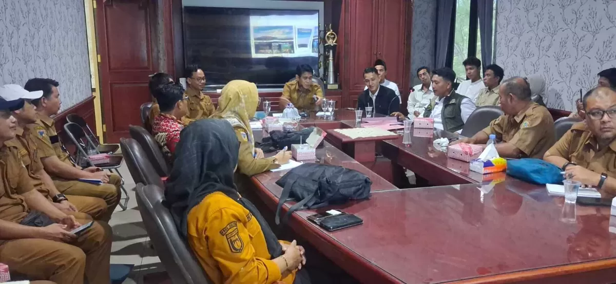 Pemkab Parigi Moutong hadapi tantangan berat menyusul angka kemiskinan yang tembus 13,51 persen dan tingginya jumlah anak tidak sekolah.