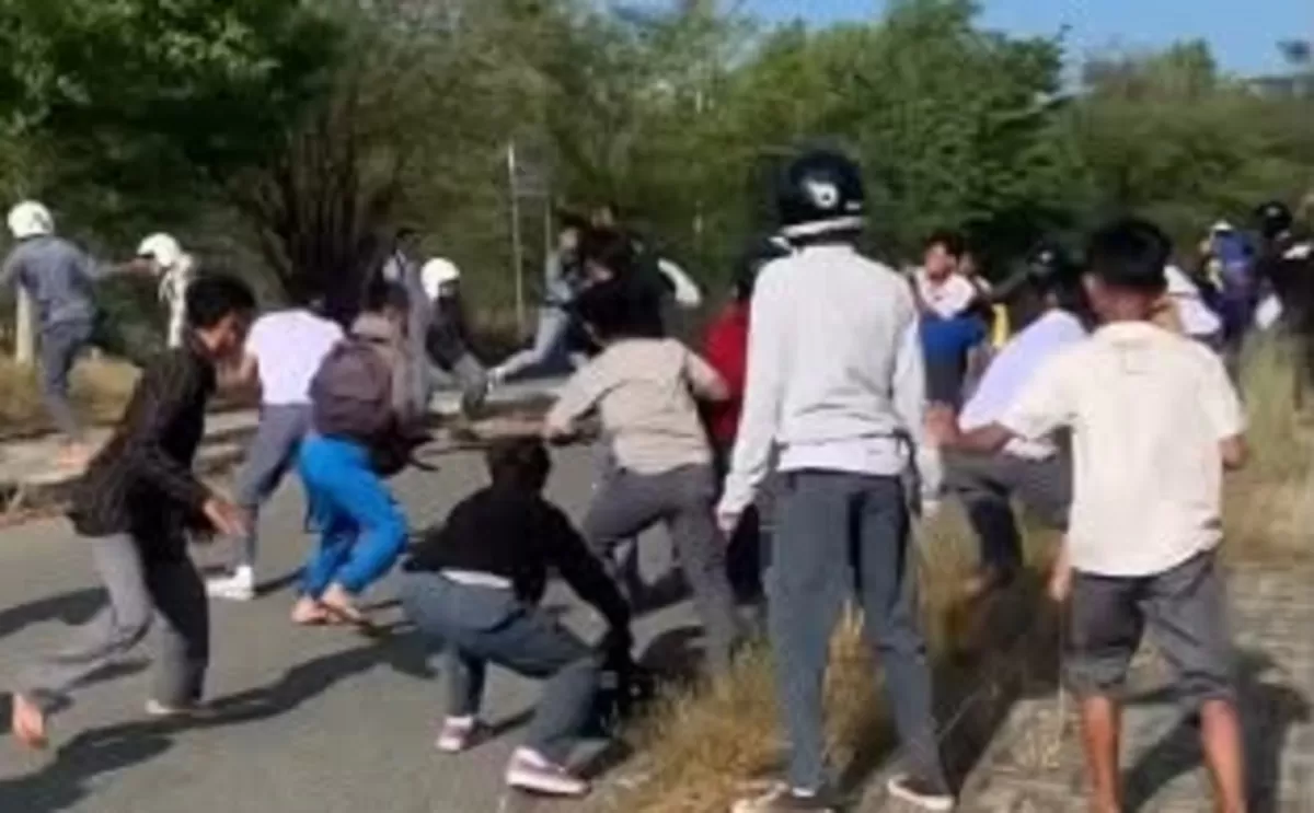 Video viral bentrokan remaja tangan kosong di Hutan Kota Palu memicu reaksi kocak hingga keprihatinan warganet di media sosial.