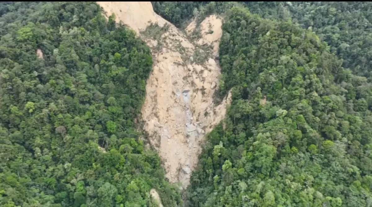Teknologi drone APDI dan Taman Nasional Lore Lindu petakan dampak longsor Desa Kamarora Sigi guna percepat pemulihan pascabencana.