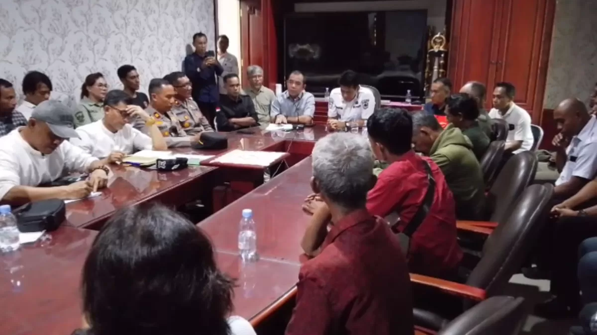 DPRD Parigi Moutong dukung penghentian sementara tambang emas Desa Air Panas. Faisan Badja desak Perda iuran pertambangan rakyat guna cegah pungli.