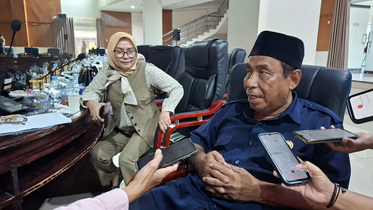 Pansus LHP BPK DPRD Parigi Moutong mengejar target kerja sembilan hari. Ketua Pansus Arman Lawaha siap panggil OPD terkait secara maraton.